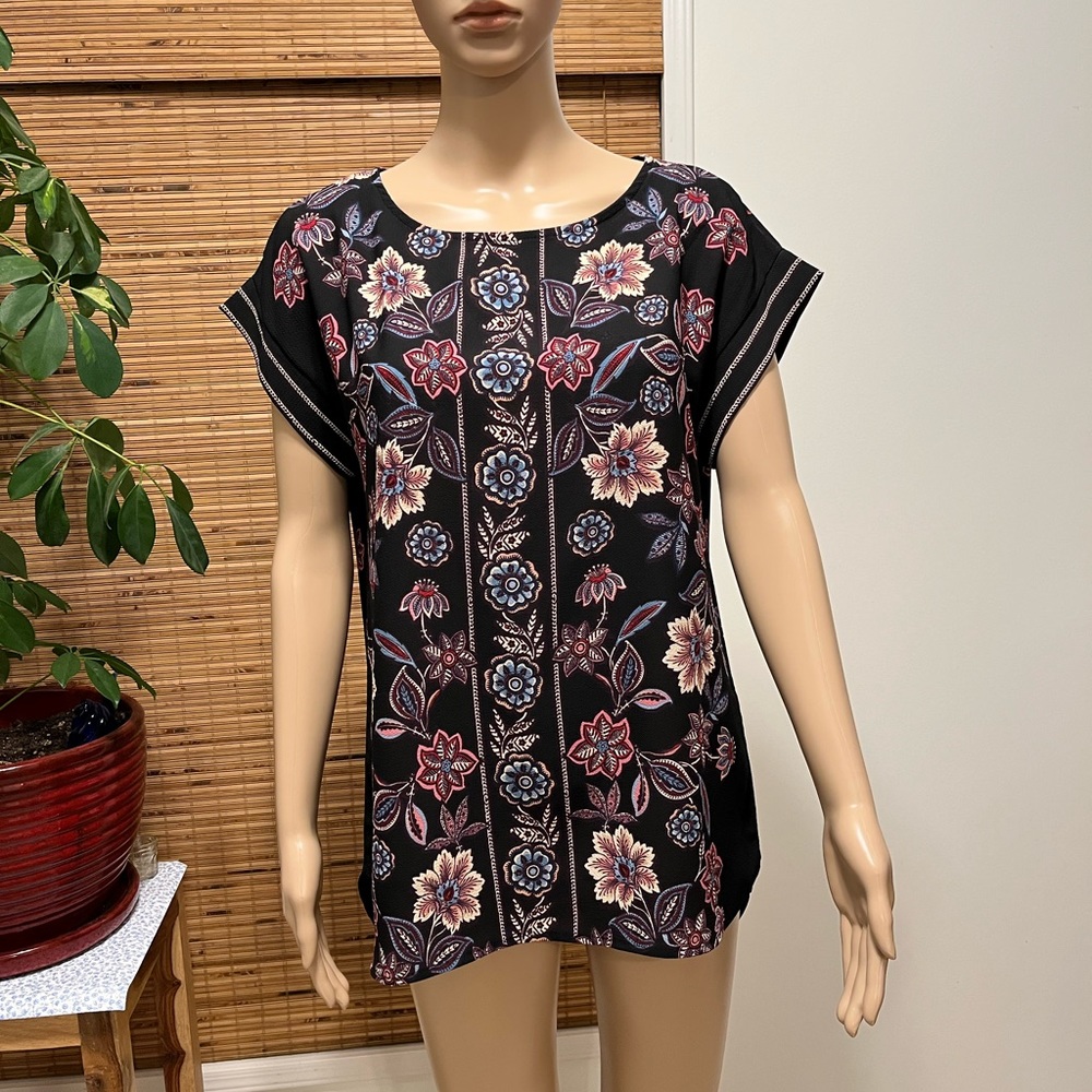 Serengeti black floral renaissance tunic top NWOT